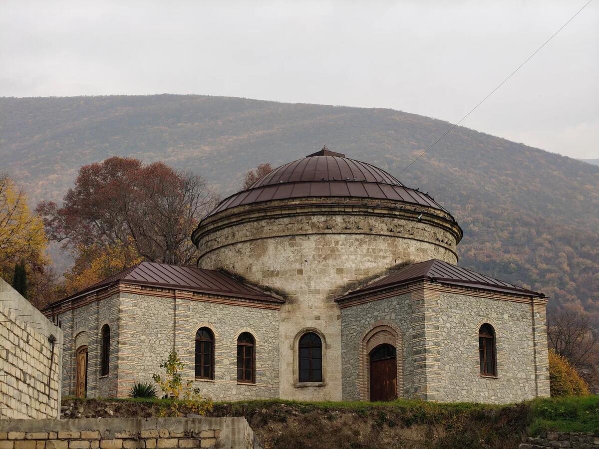 фасады. Церковь Трёх Святителей, Шеки (Азербайджан, Прочие страны)