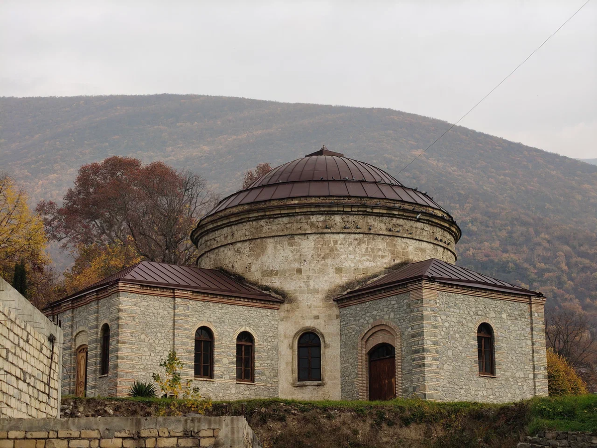 фасады. Церковь Трёх Святителей, Шеки (Азербайджан, Прочие страны)