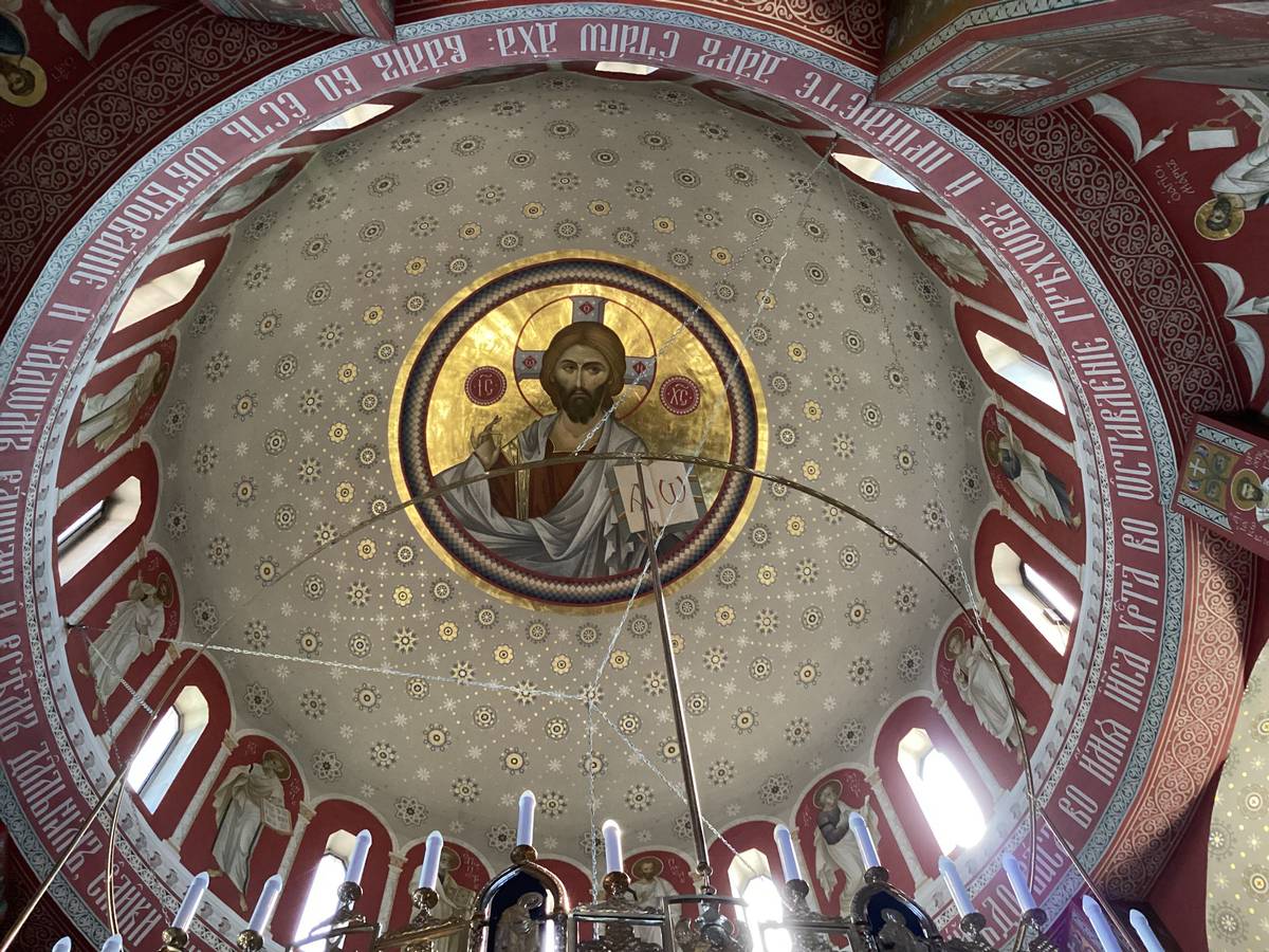 Подкупольное пространство основного объема, интерьер и убранство. Церковь Троицы Живоначальной, Цхинвал (Южная Осетия, Прочие страны)