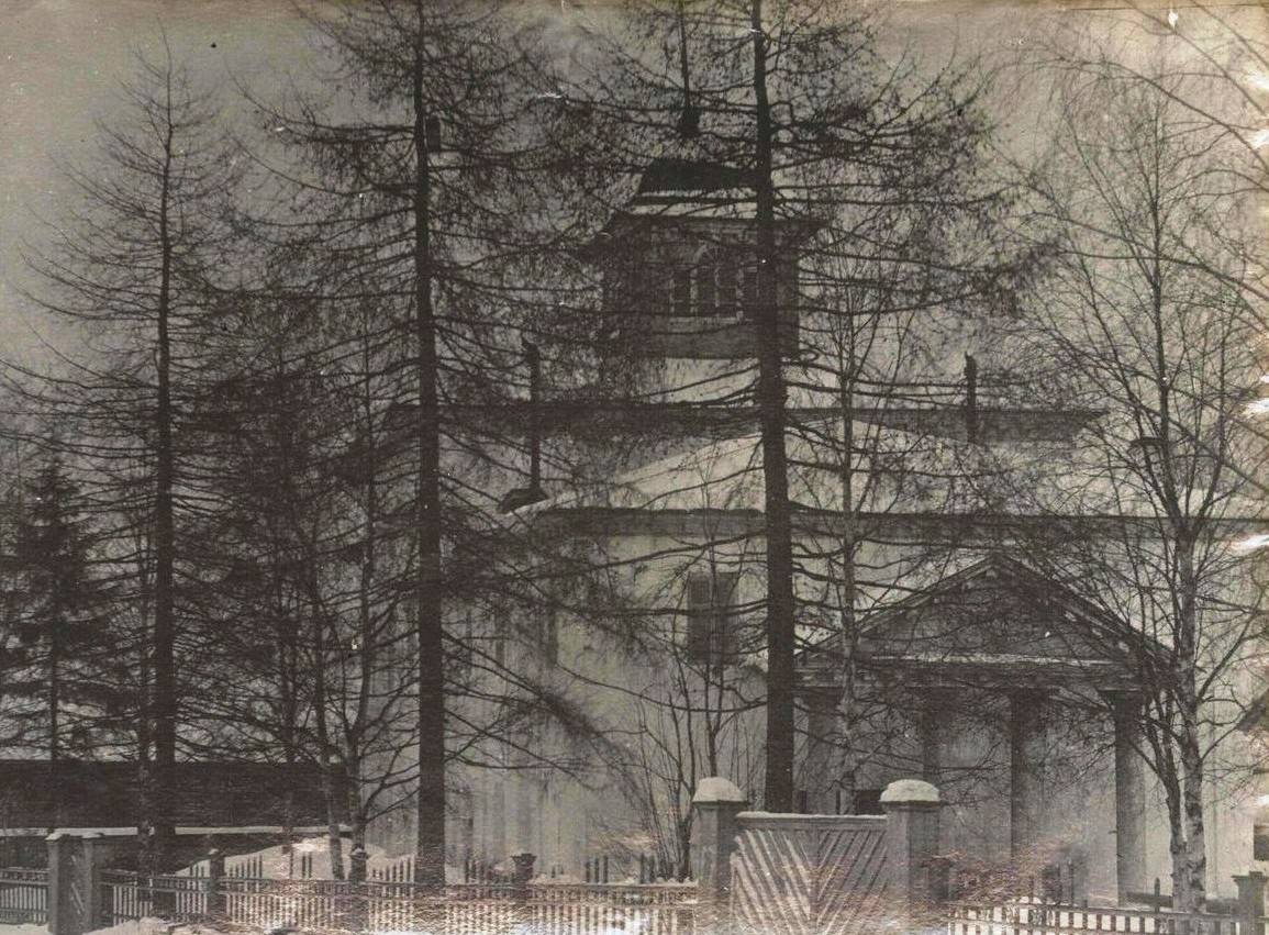 Источник: сообщество vk.com/stargradkargopol, архивная фотография. Церковь Воздвижения Креста Господня, Каргополь (Каргопольский район, Архангельская область)