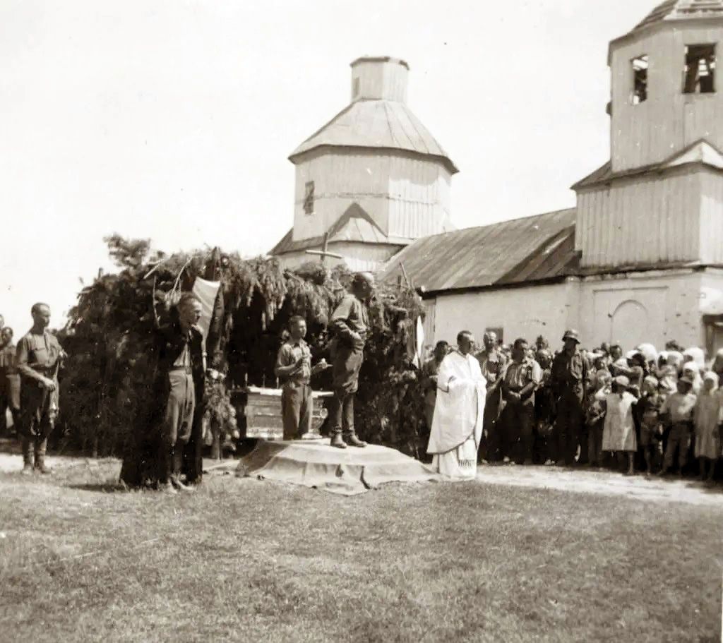 Фото 1942 г. с аукциона e-bay.de, архивная фотография. Церковь Михаила Архангела (утраченная), Усть-Муравлянка (Репьёвский район, Воронежская область)