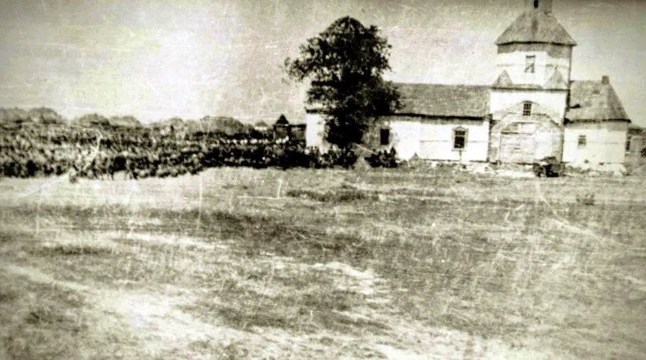 Фото 1942 г. с аукциона e-bay.de, архивная фотография. Церковь Михаила Архангела (утраченная), Усть-Муравлянка (Репьёвский район, Воронежская область)