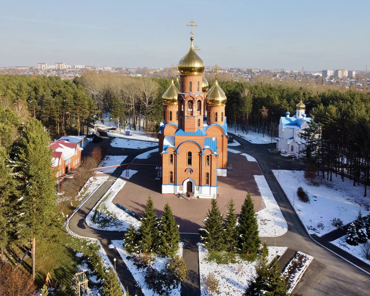 Собор с комплексом с запада, фасады. Собор Рождества Иоанна Предтечи, Прокопьевск (Прокопьевский район и г. Прокопьевск, Кемеровская область)