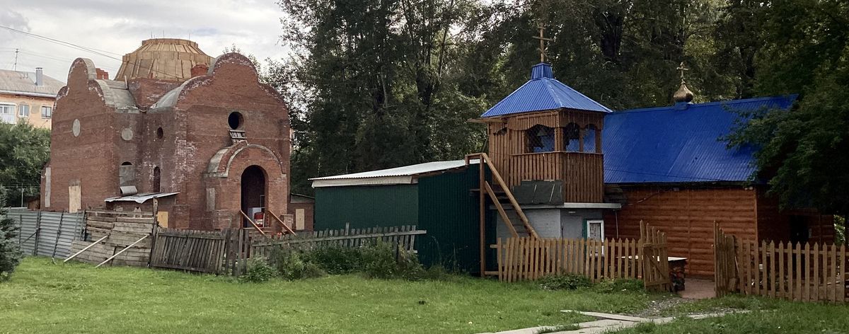 Вид с северо-запада, общий вид в ландшафте. Церковь Собора Кемеровских святых (строящаяся), Кемерово (Кемерово, город, Кемеровская область)