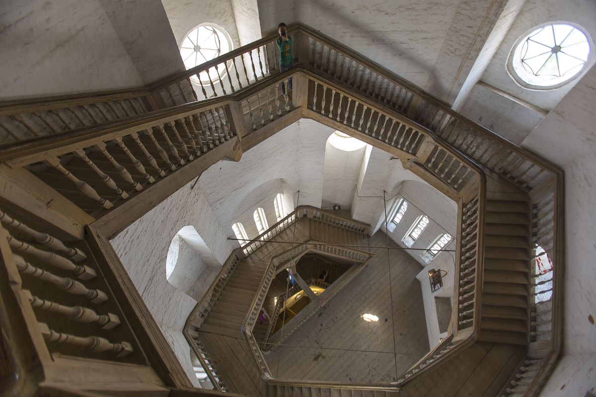 интерьер и убранство. Архиерейский двор. Соборная колокольня, Вологда (Вологда, город, Вологодская область)