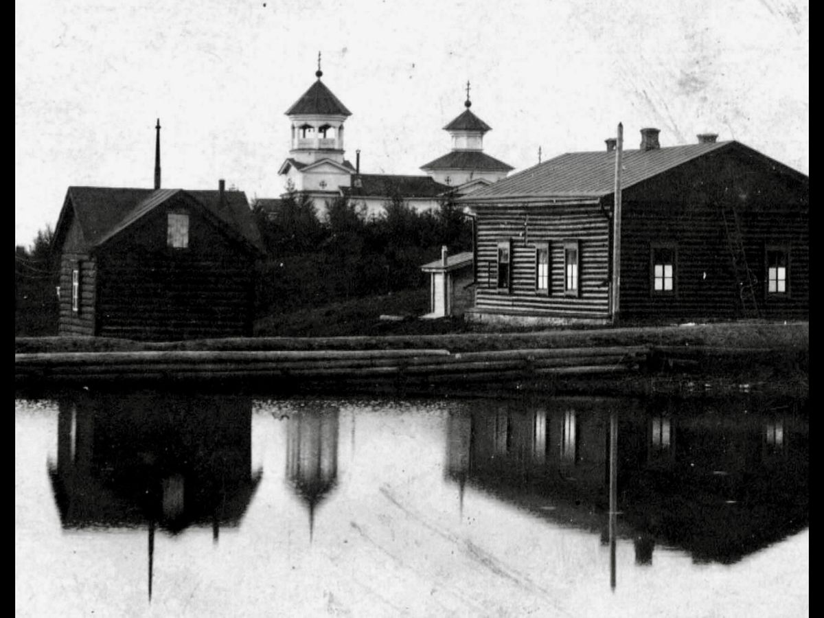 Фотография из городского музея, архивная фотография. Церковь Макария Египетского на Анжерских копях, Анжеро-Судженск (Анжеро-Судженск, город, Кемеровская область)