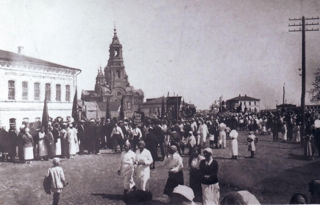 Фото нач. 20 в., источник: сообщество vk.com/melekes_ru, архивная фотография. Собор Троицы Живоначальной, Балаково (Балаковский район, Саратовская область)