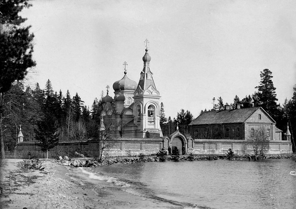 Фото конца XIX - начала XX веков из фондов Научно-исследовательского музея при Российской академии художеств, архивная фотография. Рождества Пресвятой Богородицы Коневский монастырь. Коневский скит, Коневец, остров (Приозерский район, Ленинградская область)