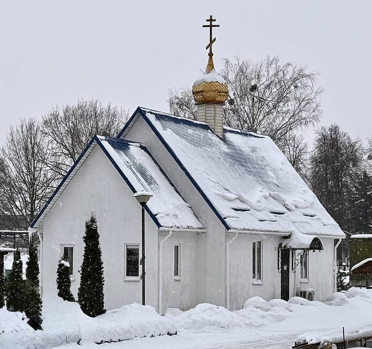 Действующий храм, вид с северо-востока, фасады. Церковь Казанской иконы Божией Матери, Любань (Любанский район, Беларусь, Минская область)
