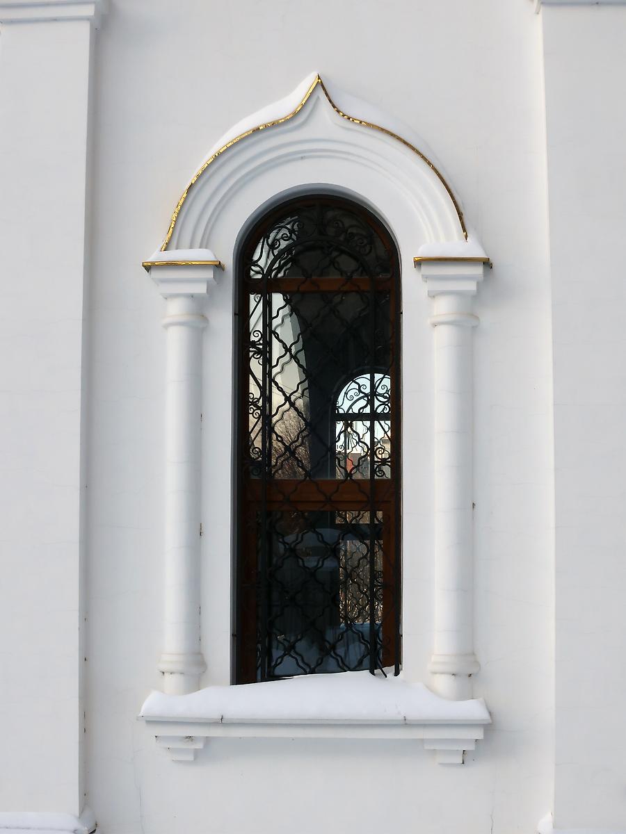 архитектурные детали. Часовня Матроны Московской (новая), Мытищи (Мытищинский городской округ и гг. Долгопрудный, Лобня, Московская область)