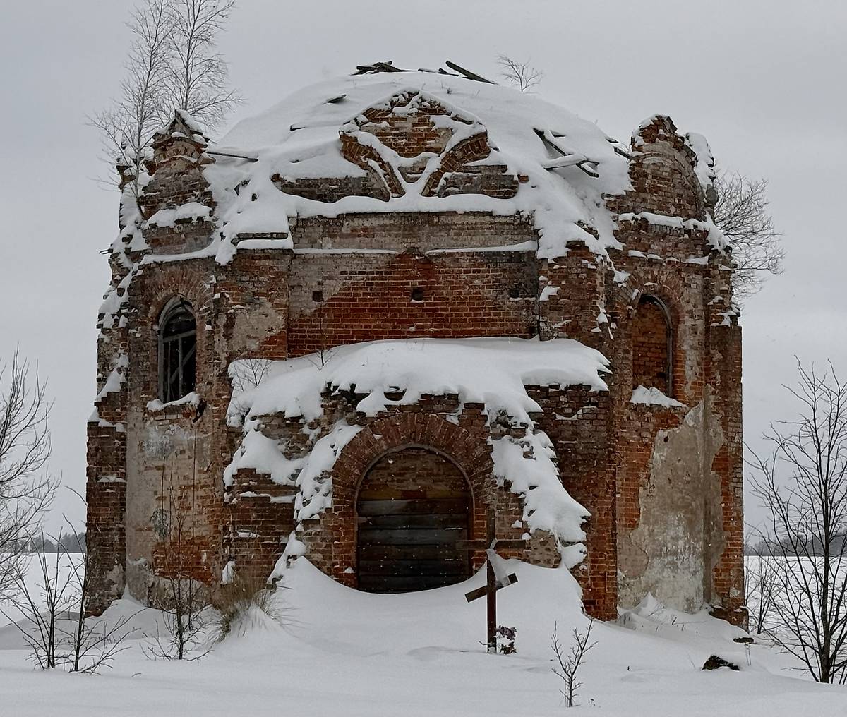 Вид с запада, фасады. Церковь Михаила Архангела, Сидоровичи (Могилёвский район, Беларусь, Могилёвская область)