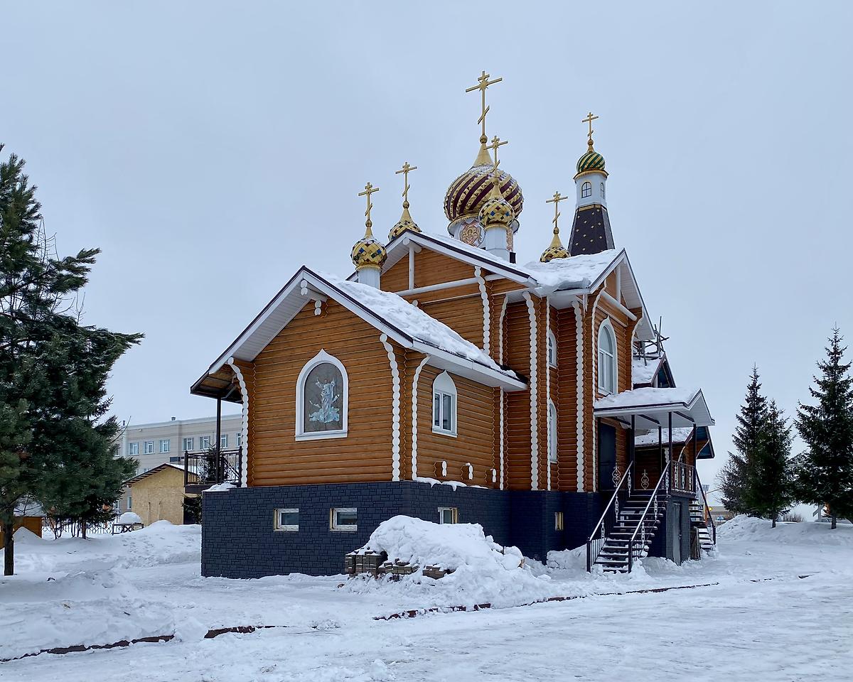 Вид с СВ, фасады. Церковь Матроны Московской, Кемерово (Кемерово, город, Кемеровская область)