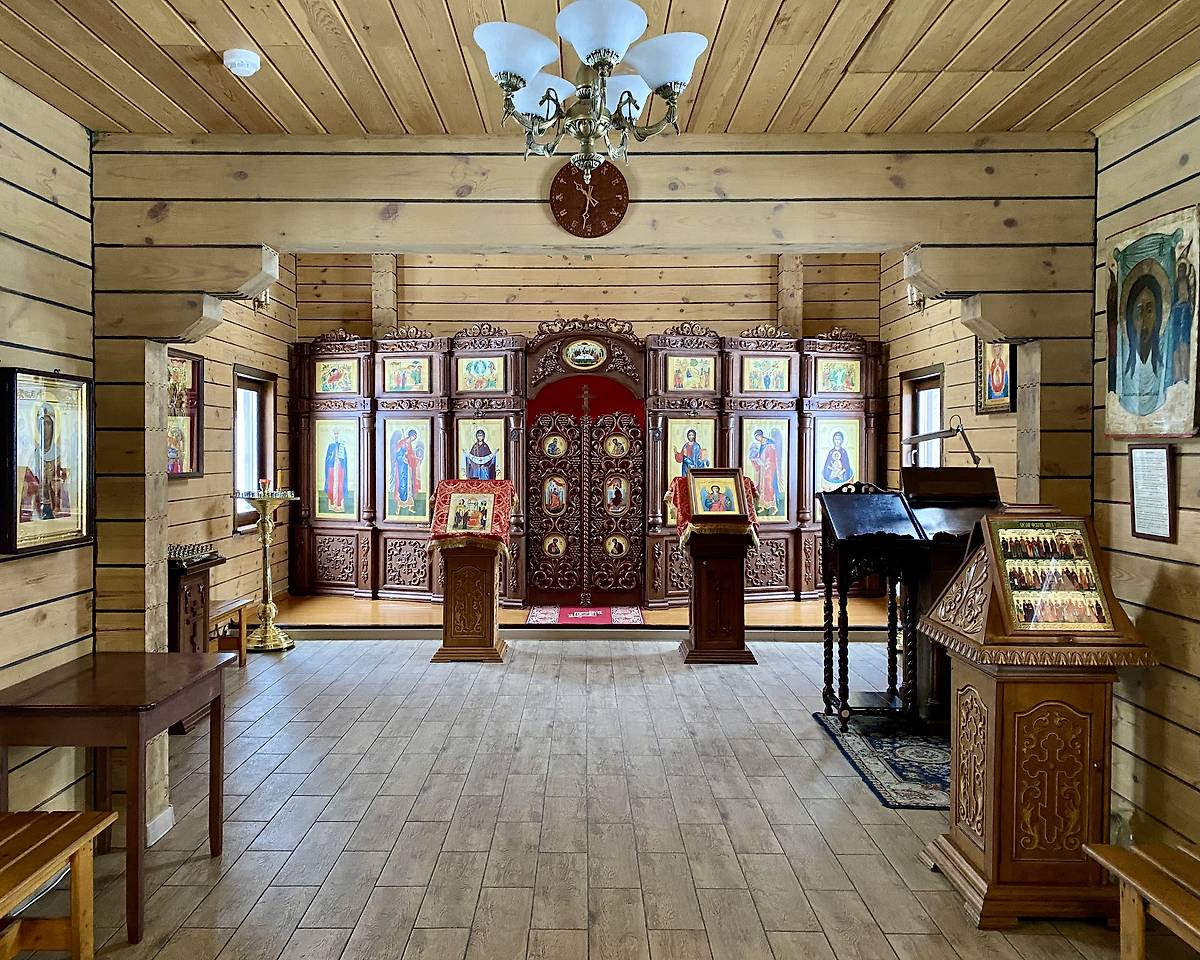 Вид от притвора, интерьер и убранство. Церковь Михаила Архангела, Кемерово (Кемерово, город, Кемеровская область)