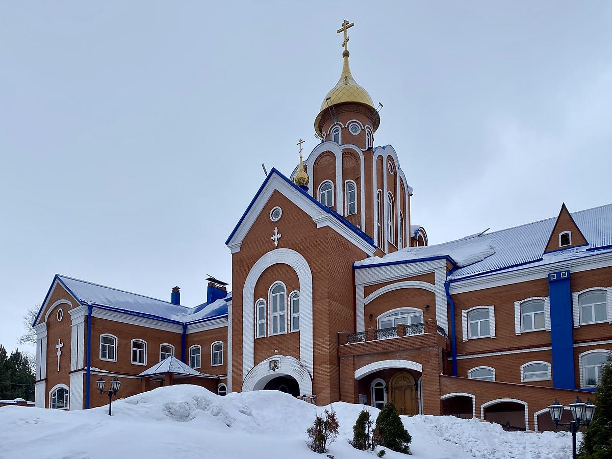 Восточный фасад, фасады. Успенский женский монастырь.  Надвратная церковь Успения Пресвятой Богородицы, Елыкаево (Кемеровский район, Кемеровская область)