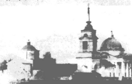 Архангельская церковь слева. Середина XX века. Источник: "Православные купола Поречья", архивная фотография. Церковь Михаила Архангела, Порецкое (Порецкий район, Республика Чувашия)