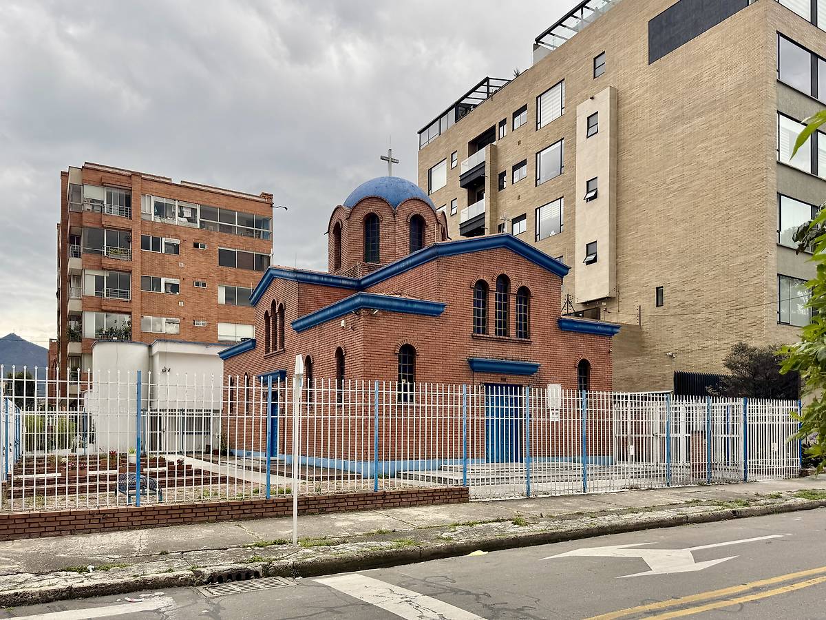 Вид с северо-запада, фасады. Церковь Успения Пресвятой Богородицы, Богота (Колумбия, Прочие страны)