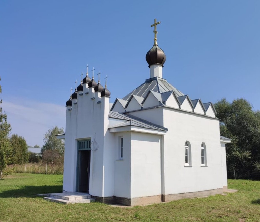  Юго-Запад, вход в храм, общий вид в ландшафте. Церковь Успения Пресвятой Богородицы, Глазово (Серпуховский городской округ и гг. Протвино, Пущино, Московская область)