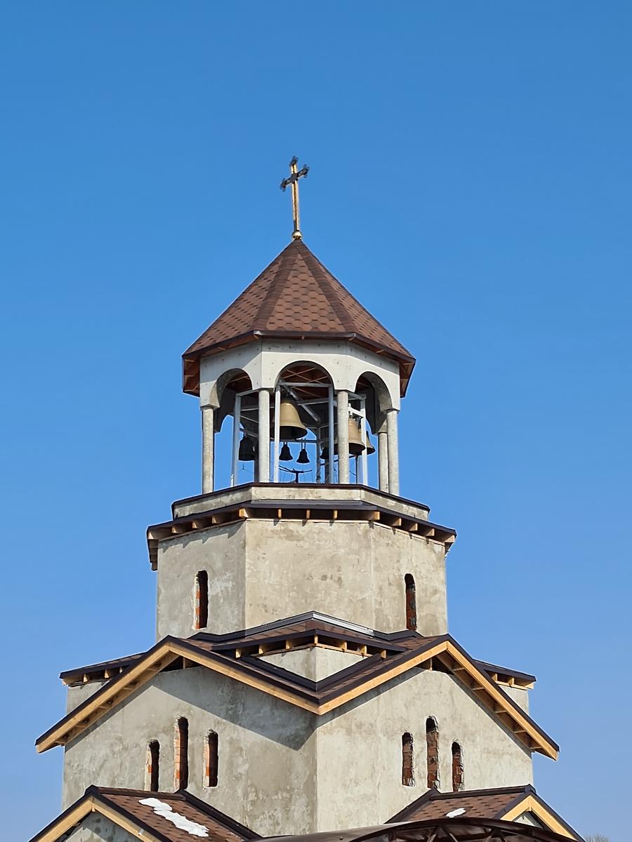 Завершение звонницы, вид с юго-запада, архитектурные детали. Часовня Нины равноапостольной и Владимира равноапостольного в Марушкине, Марушкино (Новомосковский административный округ (НАО), г. Москва)