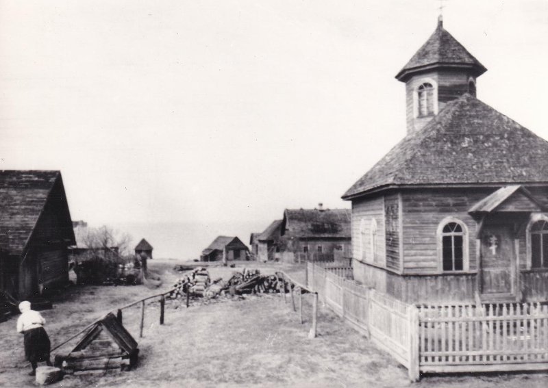Фото 1943 года из фондов Ижорского музея. Автор Антти Хямяляйнен, архивная фотография. Неизвестная часовня, Старое Гарколово (Кингисеппский район, Ленинградская область)