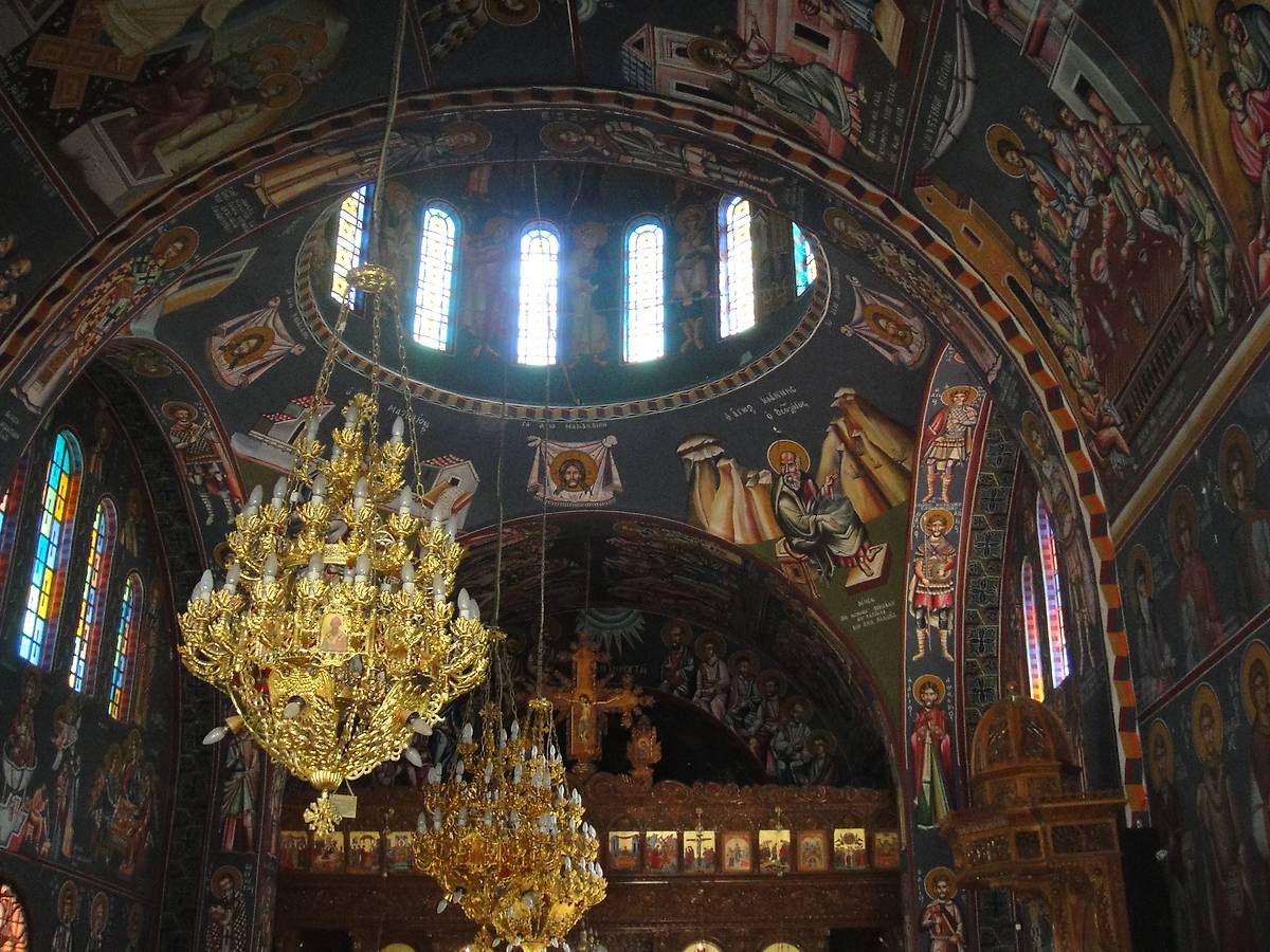 интерьер и убранство. Церковь Нектария Эгинского, Фалираки (Южные Эгейские острова (Περιφέρεια Νοτίου Αιγαίου), Греция)