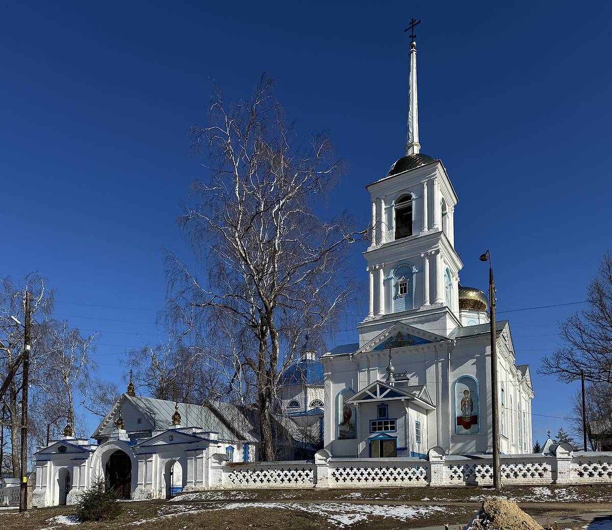Вид с юго-запада, фасады. Храмовый комплекс. Церкви Николая Чудотворца и Казанской иконы Божией Матери, Гремячево (Кулебакский район, Нижегородская область)