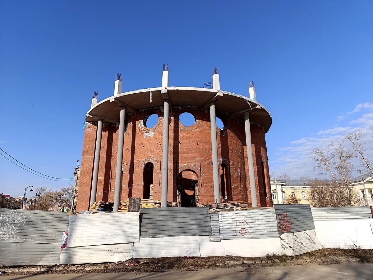 строительство ведется на пожертвования, приостановлено, фасады. Церковь Марии Магдалины (строящаяся), Шлюзовой (Тольятти, город, Самарская область)
