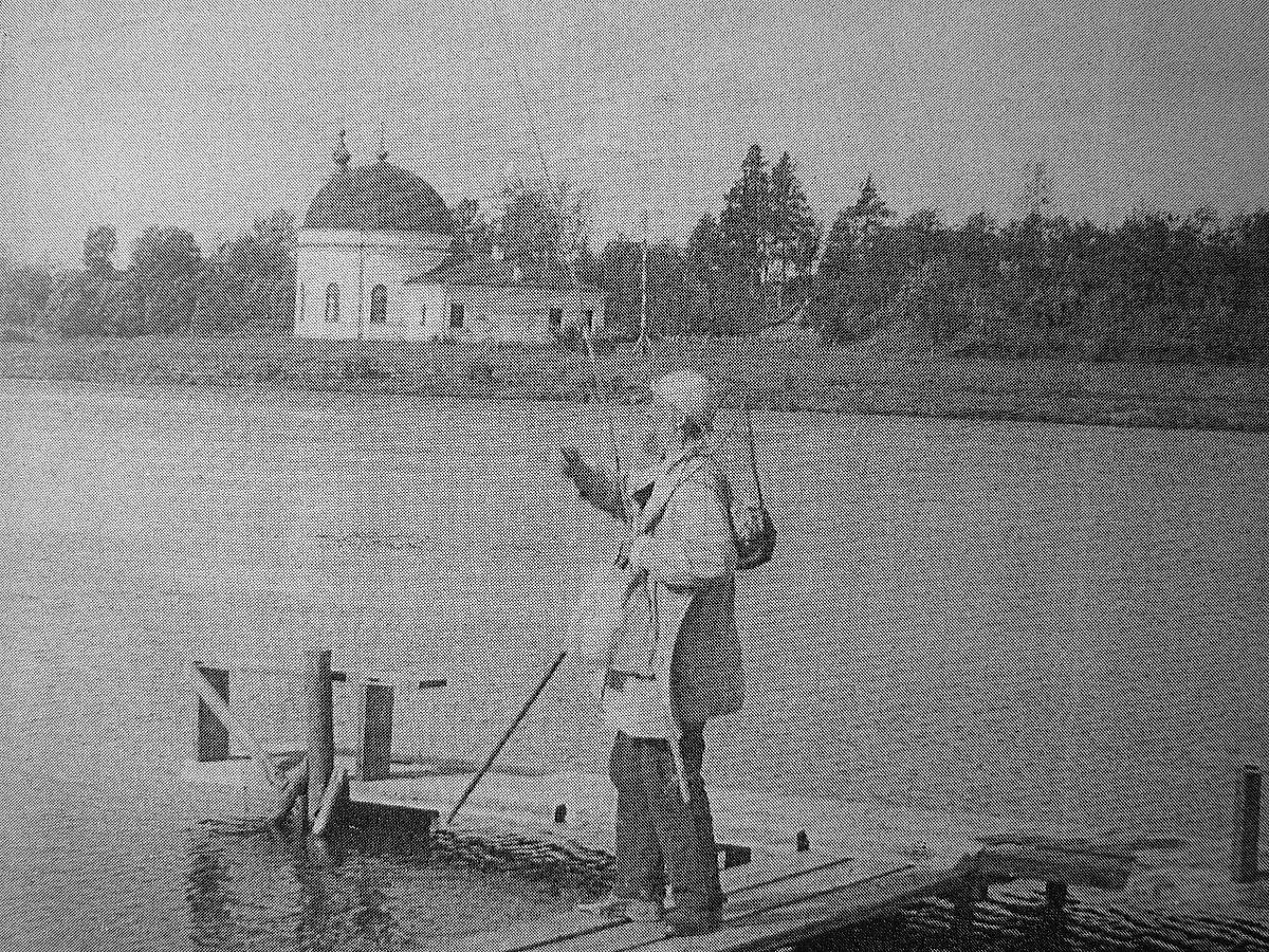 Фото конца 1920-ых – начала 1930-ых годов, архивная фотография. Церковь Рождества Иоанна Предтечи в усадьбе Островки, Оранжерейка (Всеволожский район, Ленинградская область)