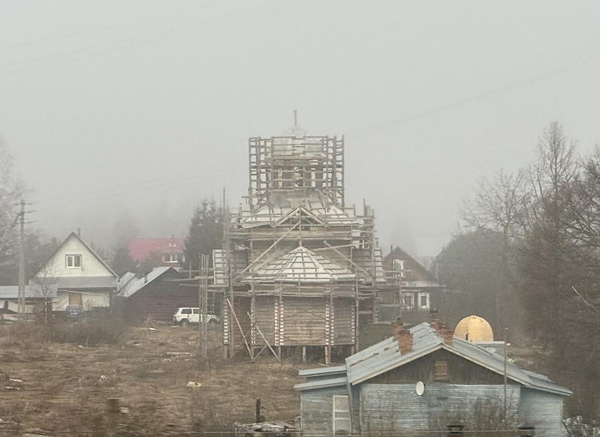 Вид с рампы Петропавловского моста, документальные фотографии. Церковь Петра и Павла, Шексна (Иванов Бор) (Кирилловский район, Вологодская область)
