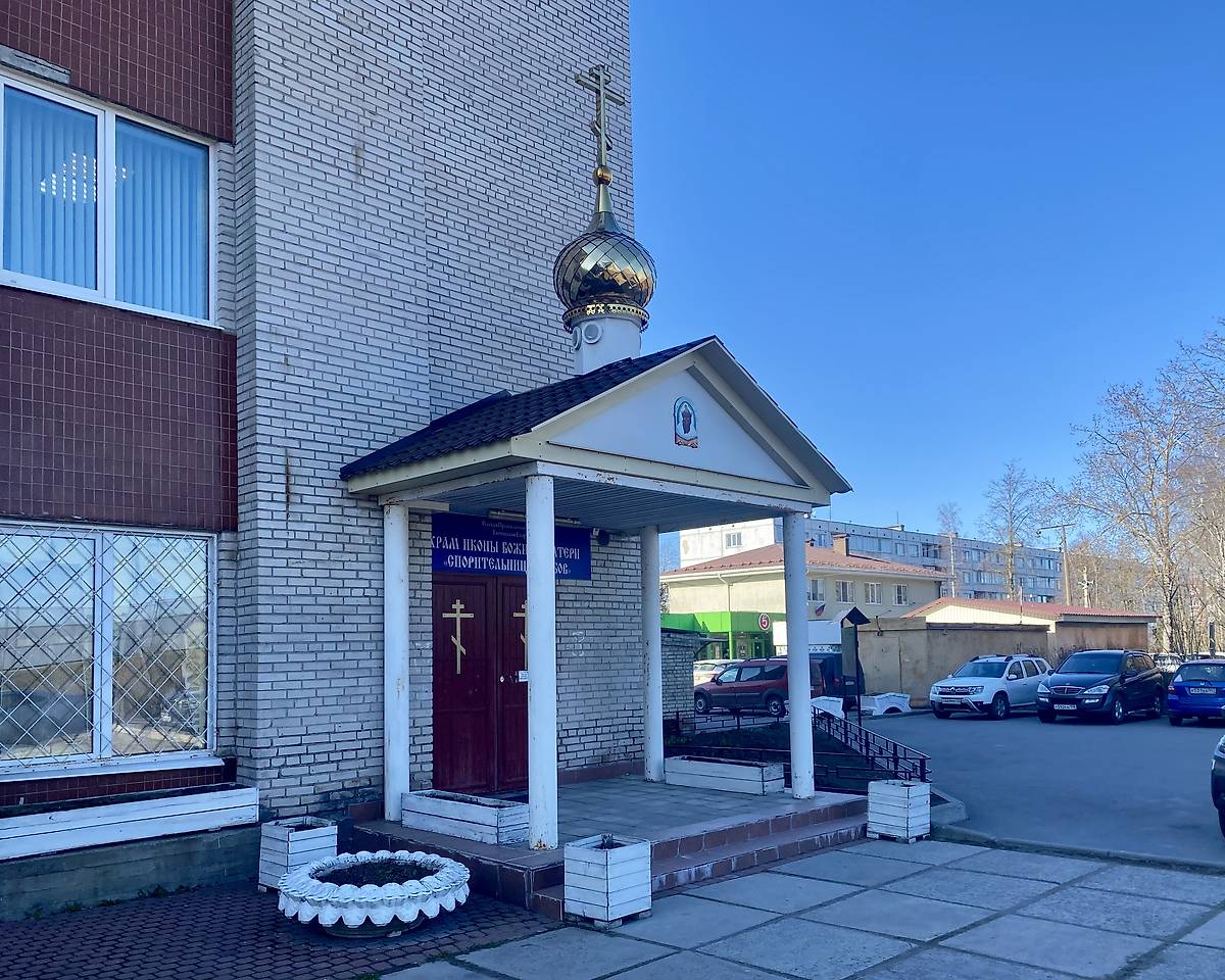 Вид с юга, фасады. Церковь иконы Божией Матери "Спорительница хлебов", Большие Колпаны (Гатчинский район, Ленинградская область)