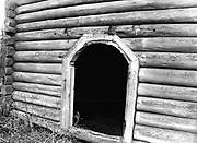 Колокольня Лукостровского погоста, Портал ворот колокольни. Фото из паспорта ОКН. , Лукостровская, урочище, Пудожский район, Республика Карелия