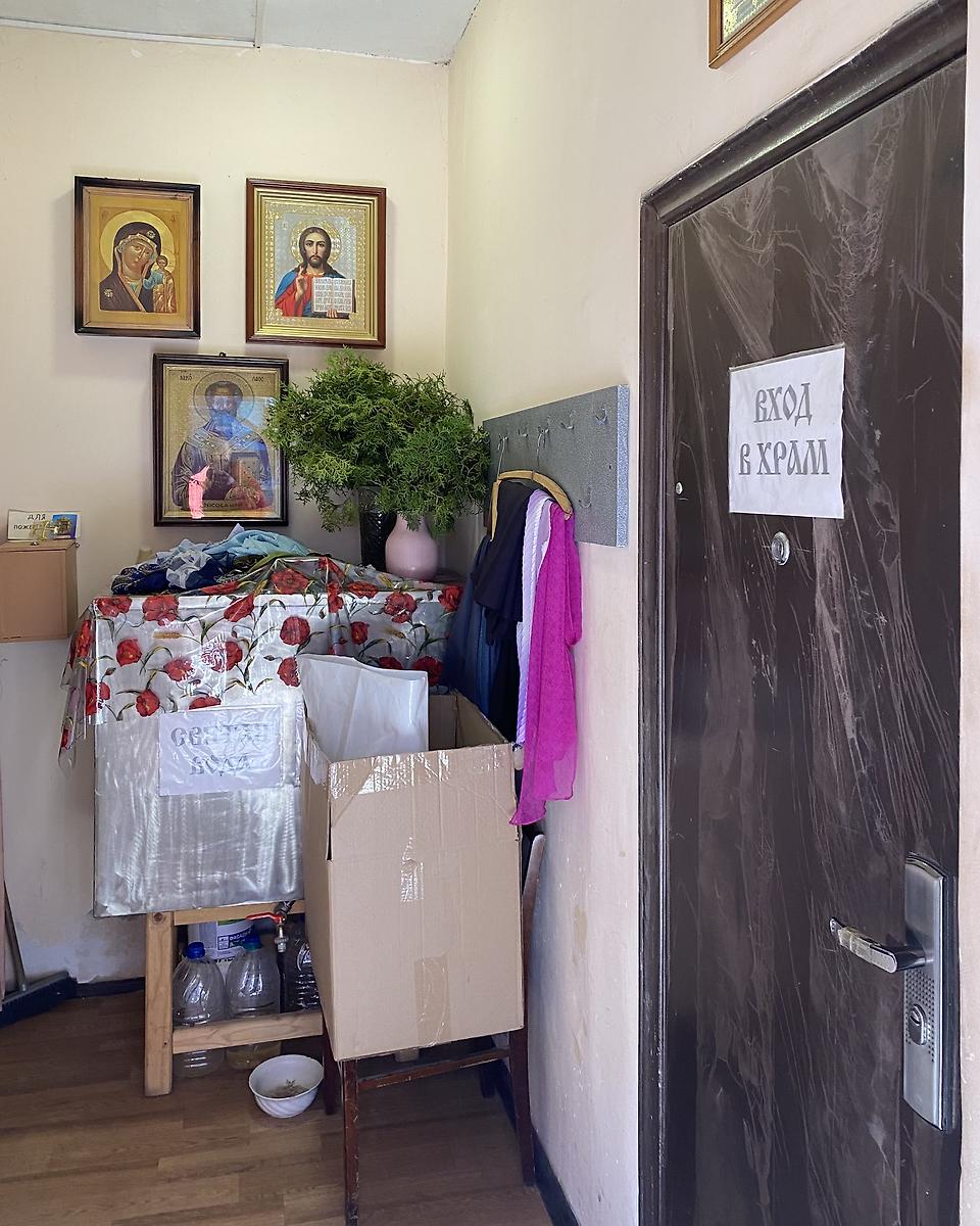 Притвор, интерьер и убранство. Церковь Николая Чудотворца, Лукаши (Гатчинский район, Ленинградская область)