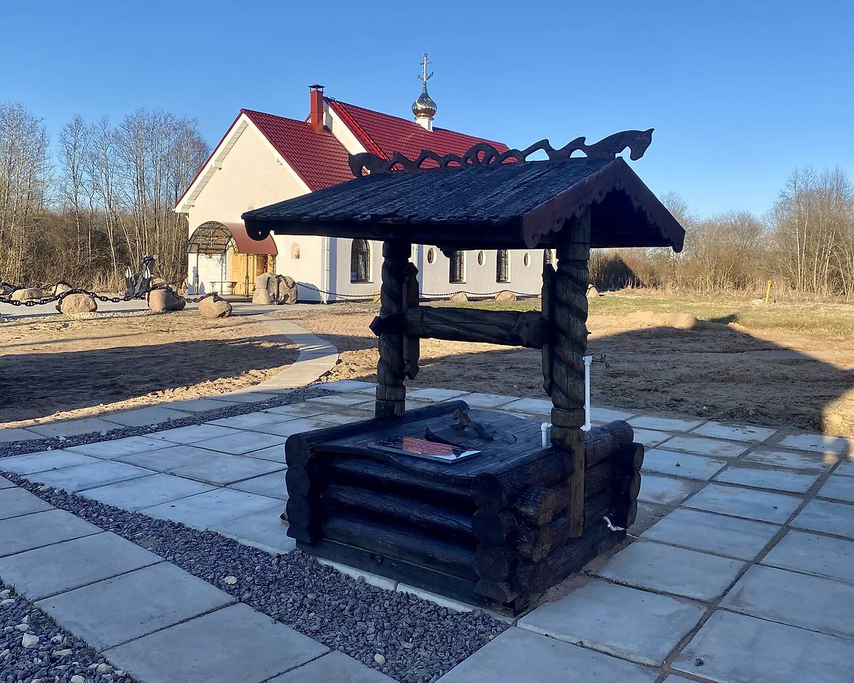 Живоносный источник на территории храмового комплекса, дополнительная информация. Церковь Феодора Ушакова, Пудость (Гатчинский район, Ленинградская область)