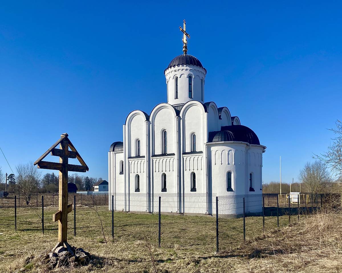 Вид с ЮВ, фасады. Церковь Царственных страстотерпцев, Войсковицы, деревня (Гатчинский район, Ленинградская область)