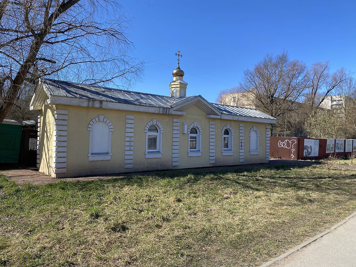 Вид с ЮВ, фасады. Церковь Авраамия Болгарского (временная), Коммунар (Гатчинский район, Ленинградская область)