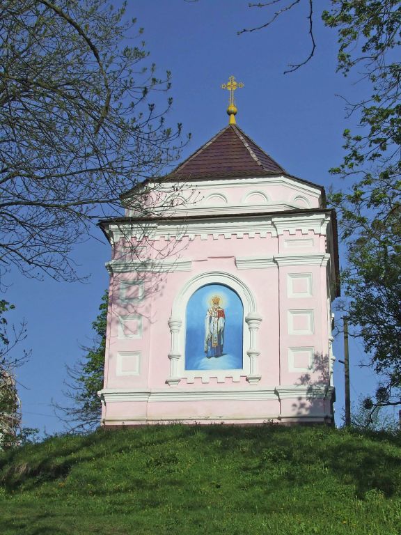 Часовенка возле стен собора, дополнительная информация. Часовня Николая Чудотворца, Острог (Ровенский район, Украина, Ровненская область)