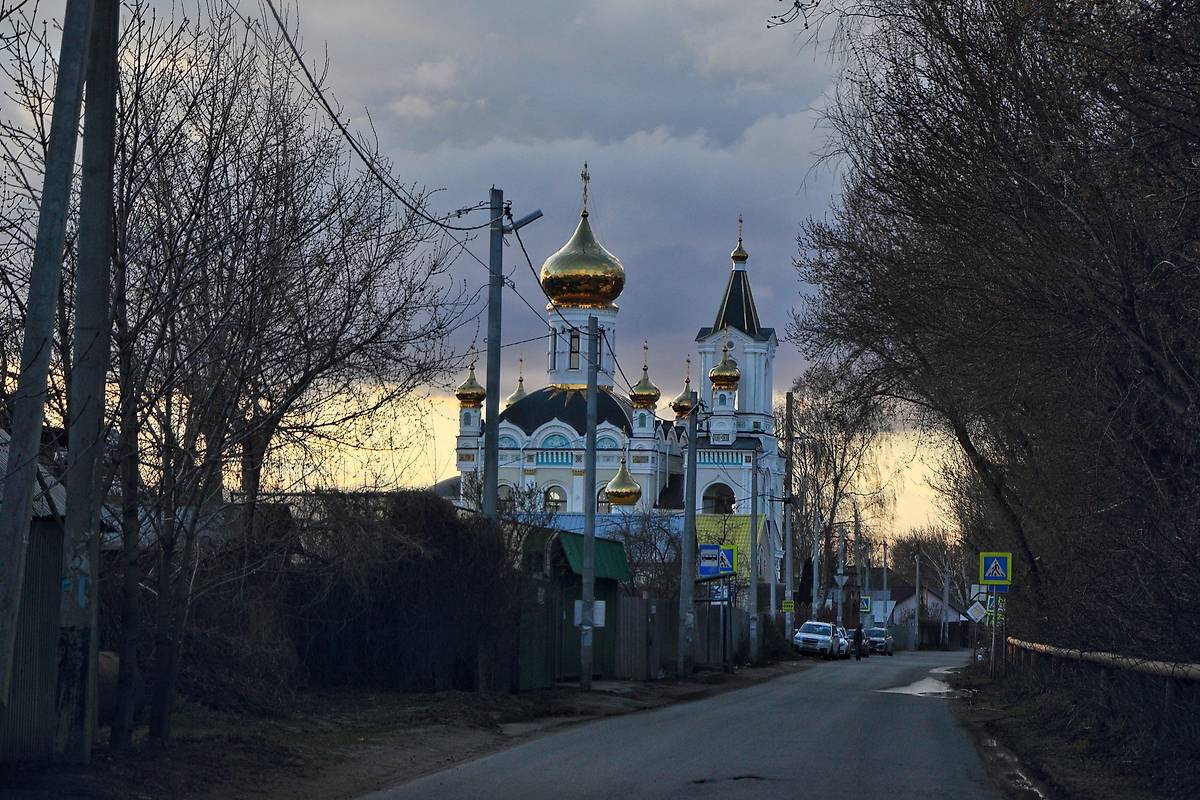 общий вид в ландшафте. Церковь Матроны Московской, Гранный (Новокуйбышевск, город, Самарская область)