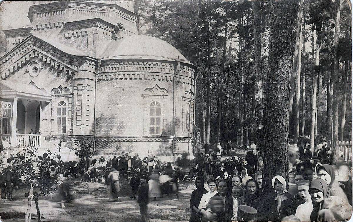 Паника, источник. Церковь Иоанна Предтечи. О храме https://vk.com/wall-105374345_1389, архивная фотография. Церковь Иоанна Предтечи, Паника, источник (Кадомский район, Рязанская область)