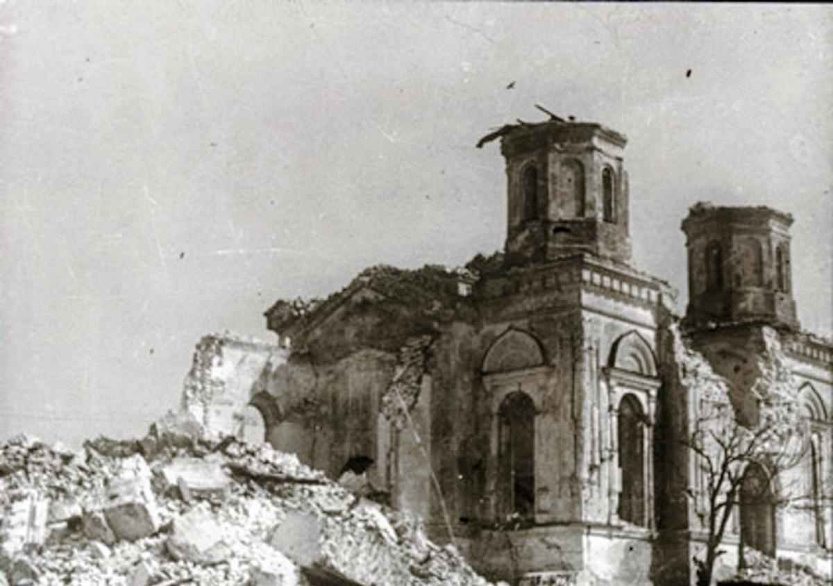 Фото 1943 г. Госкаталог. Курский краеведческий музей, архивная фотография. Церковь Николая Чудотворца (единоверческая), Пушкарное (Кореневский район, Курская область)