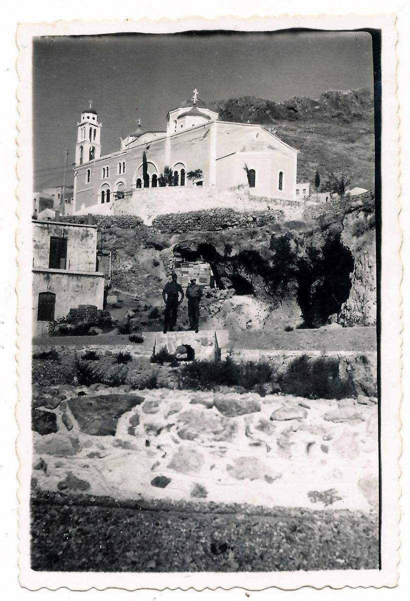 Фото 1941 г. с аукциона e-bay.de, архивная фотография. Церковь Стефана архидиакона, Калимнос (Южные Эгейские острова (Περιφέρεια Νοτίου Αιγαίου), Греция)