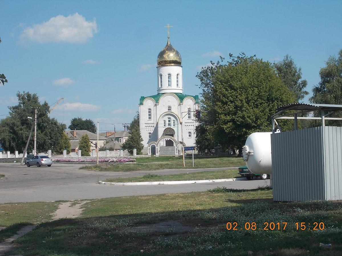 общий вид в ландшафте. Церковь Троицы Живоначальной, Наталино (Берестинский район, Украина, Харьковская область)