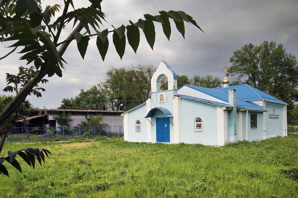 общий вид в ландшафте. Церковь Покрова Пресвятой Богородицы, Архиповское (Белореченский район, Краснодарский край)