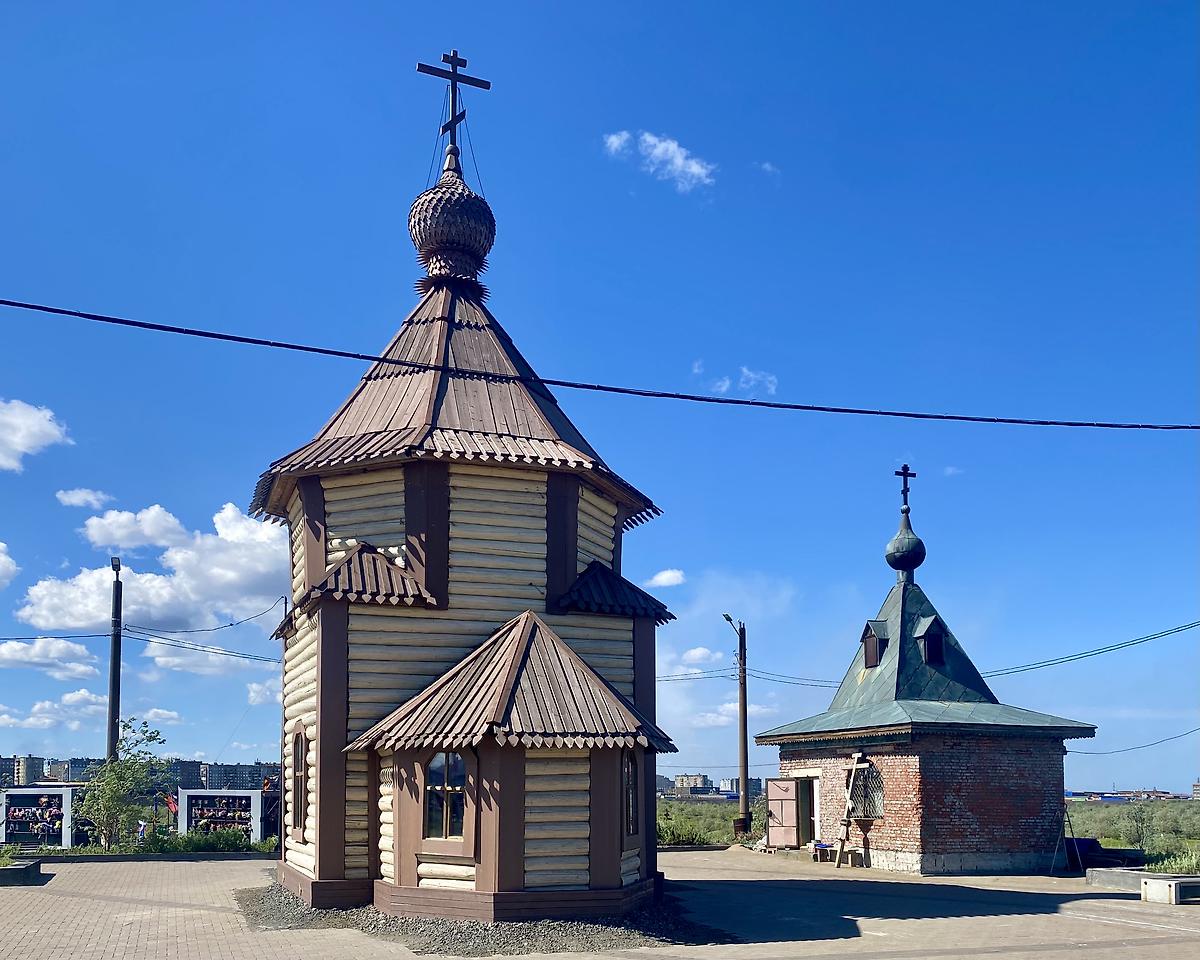 Вид с востока, фасады. Церковь Успения Пресвятой Богородицы на городском кладбище, Норильск (Норильск, город, Красноярский край)