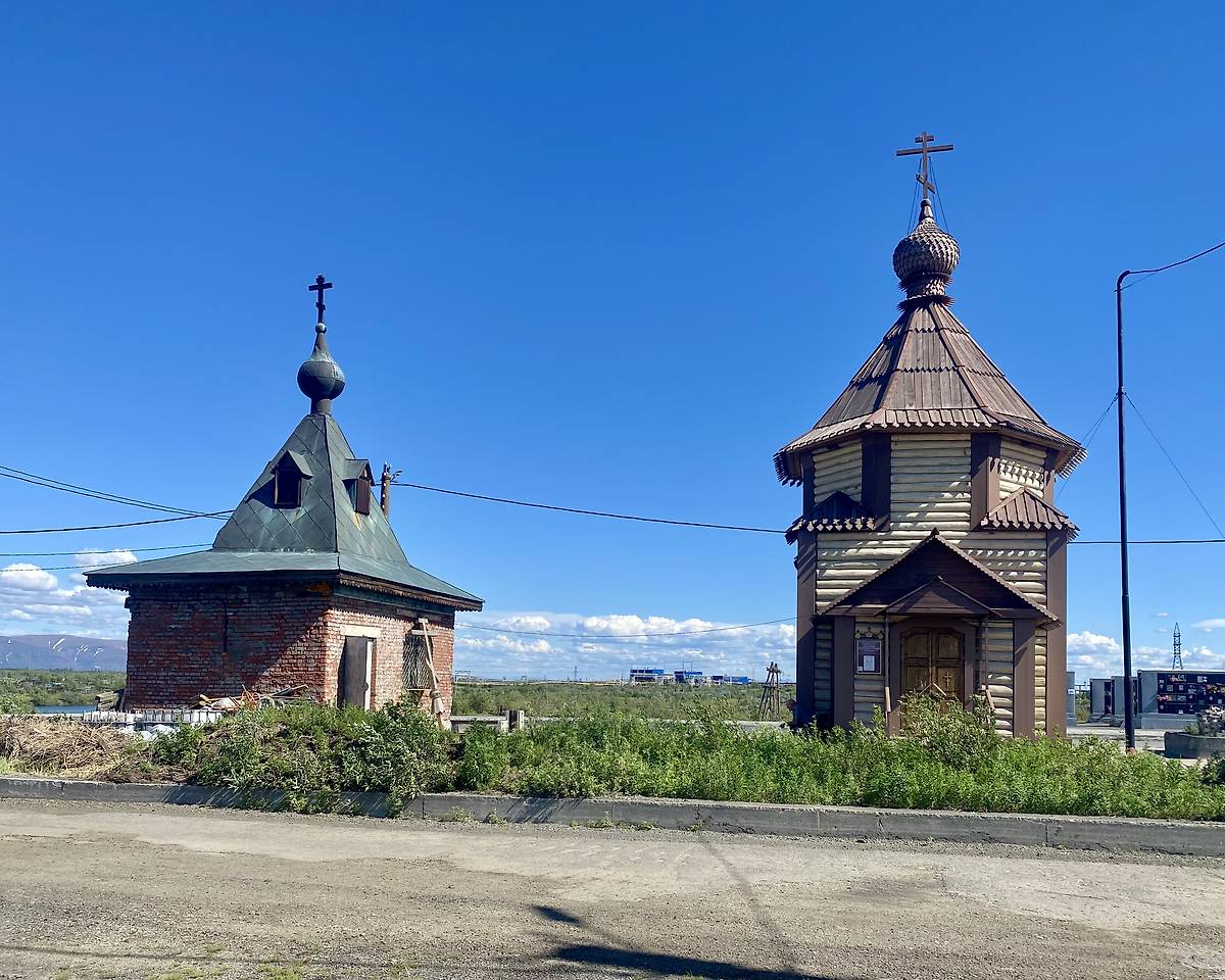 Вид с запада, фасады. Церковь Успения Пресвятой Богородицы на городском кладбище, Норильск (Норильск, город, Красноярский край)