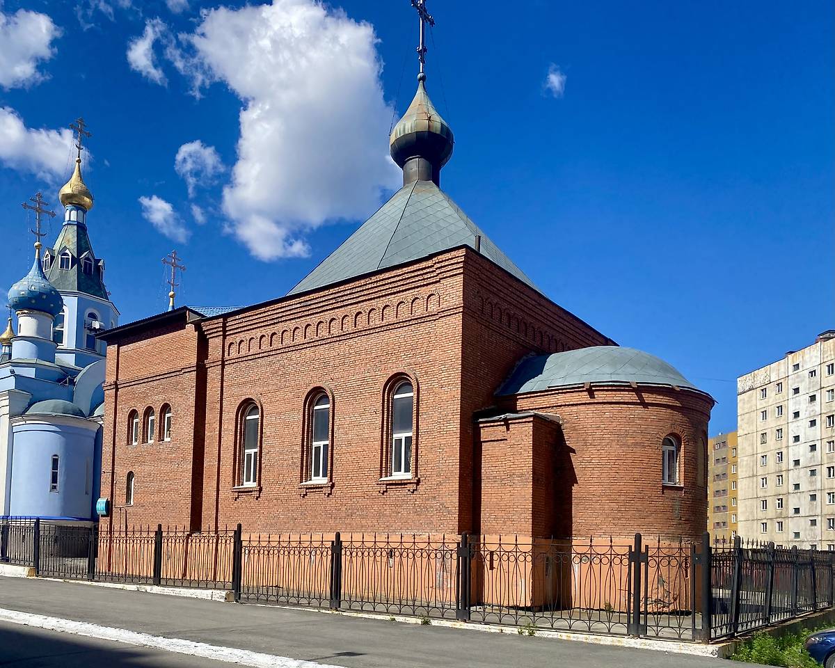 Вид с ЮВ, фасады. Церковь Рождества Иоанна Предтечи при епархиальном управлении, Норильск (Норильск, город, Красноярский край)
