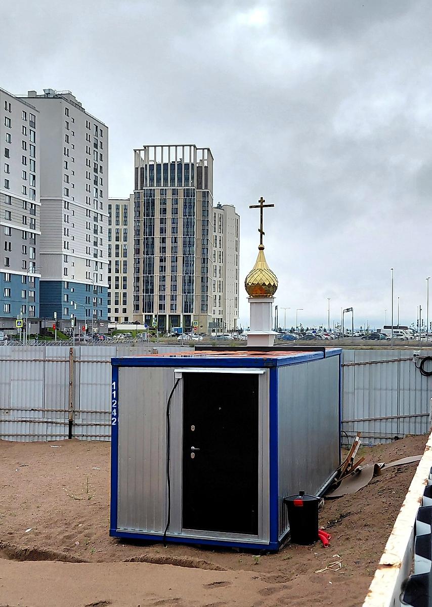 общий вид в ландшафте. Неизвестная временная часовня, Василеостровский район (Санкт-Петербург, г. Санкт-Петербург)