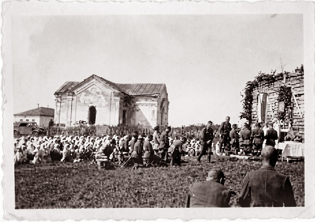 Фото 1942 г. с аукциона e-bay.de, архивная фотография. Церковь Троицы Живоначальной (утраченная), Скорицкое (Репьёвский район, Воронежская область)