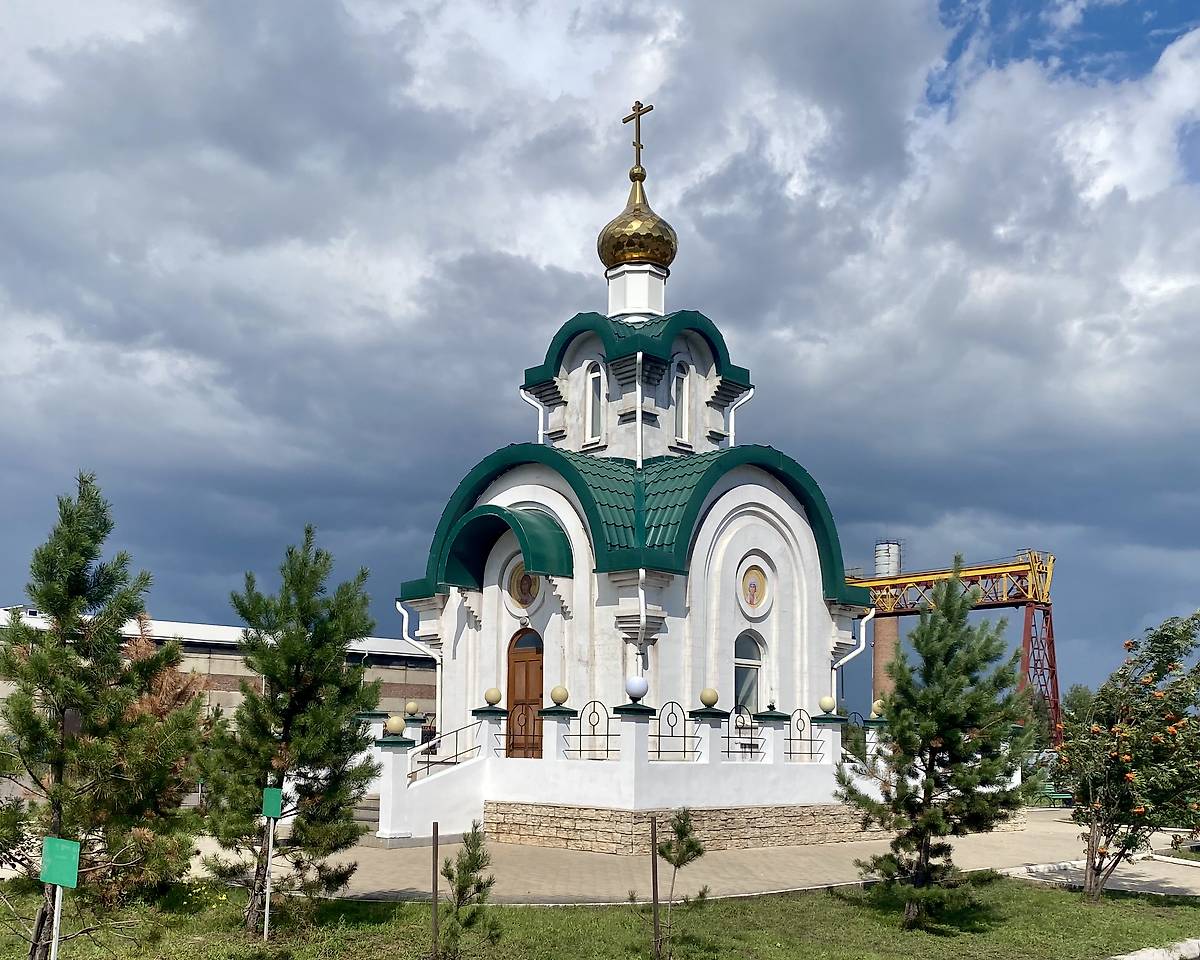 Вид с ЮЗ, фасады. Часовня Варвары великомученицы, Черногорский, разрез (Усть-Абаканский район и г. Черногорск, Республика Хакасия)
