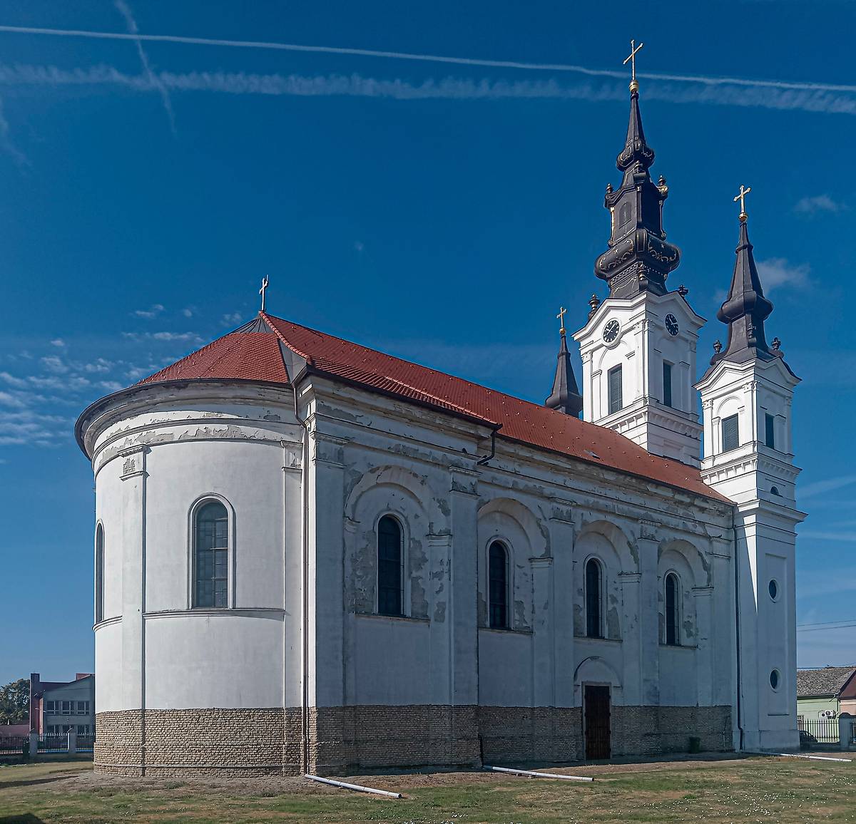 фасады. Церковь Перенесения мощей Николая Чудотворца в Бари, Сивац (АК Воеводина, Западно-Бачский округ, Сербия)