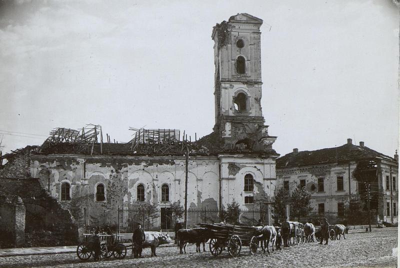 Храм после артобстрела. Фото 1915 г. с аукциона e-bay.de, архивная фотография. Церковь Петра и Павла, Шабац (Мачванский округ, Сербия)