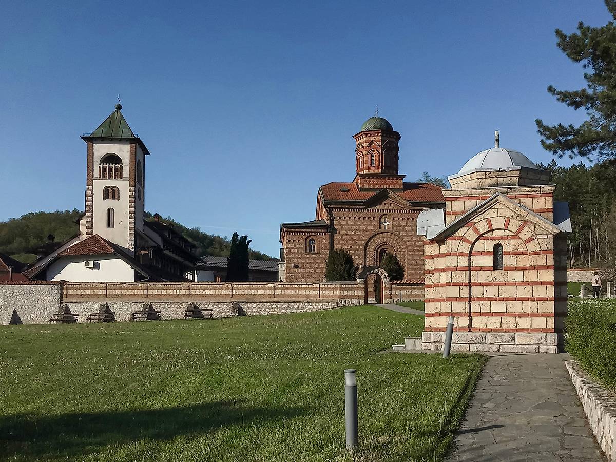 Общий вид монастыря., фасады. Монастырь Лелич, Лелич (Колубарский округ, Сербия)